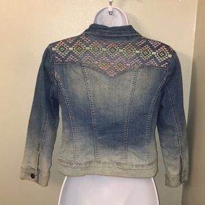 Jean jacket ombré & and embroidered Aztec print